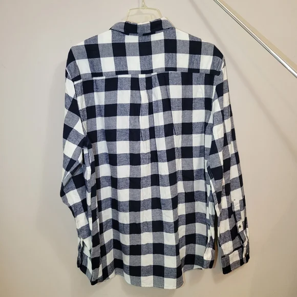 St. John's Bay Men's White Buffalo Plaid Button Down Shirt - Picture 3 of 5